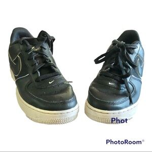 Nike Air Force 1 Size 6Y Black White Sole Silver Logo BQ7042-001 Tie